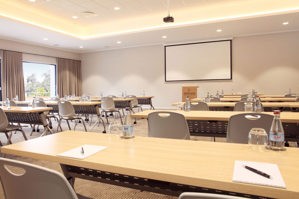 Knysna Hollow conference room lighting and projector setup