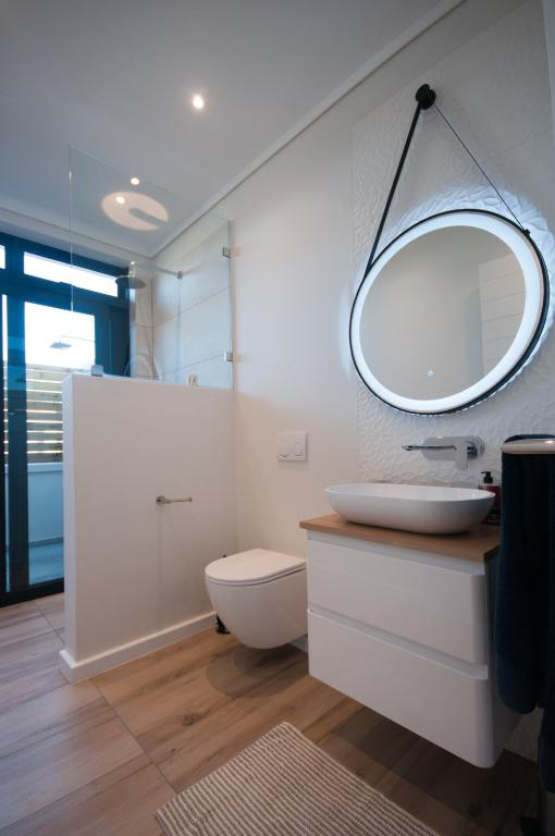 Residential bathroom mirror lighting and electrical fit-out