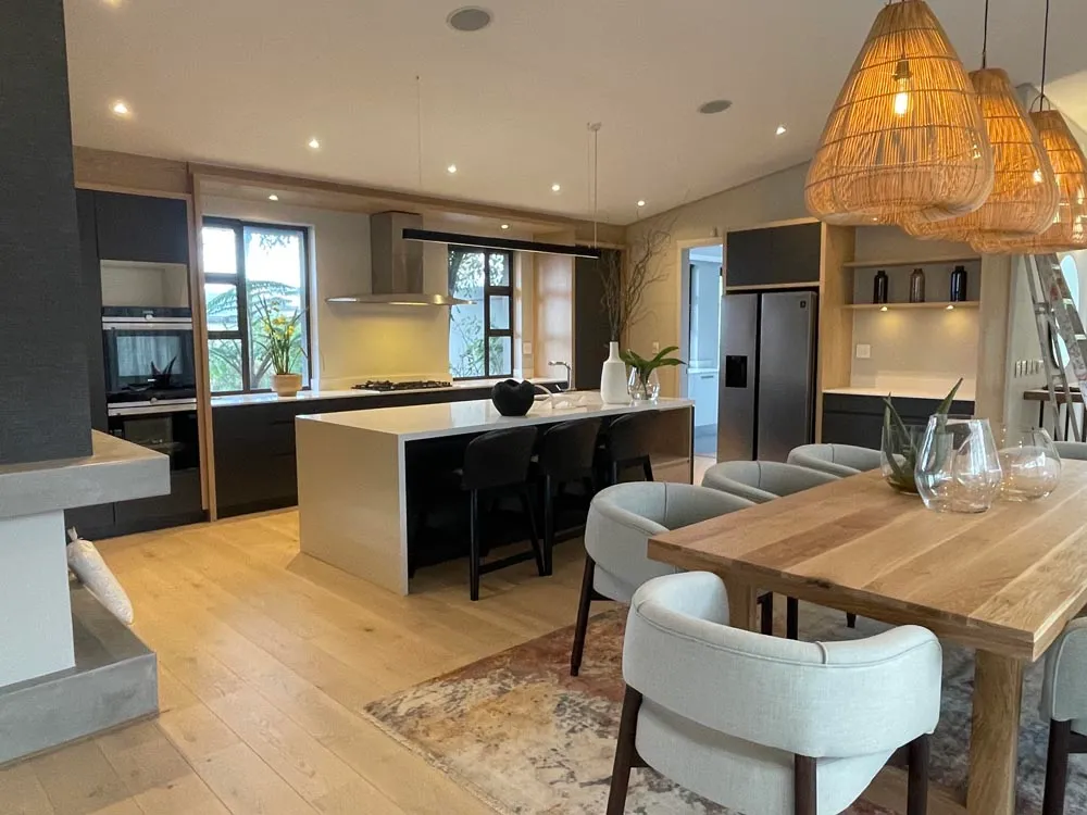 Residential kitchen and dining room lighting