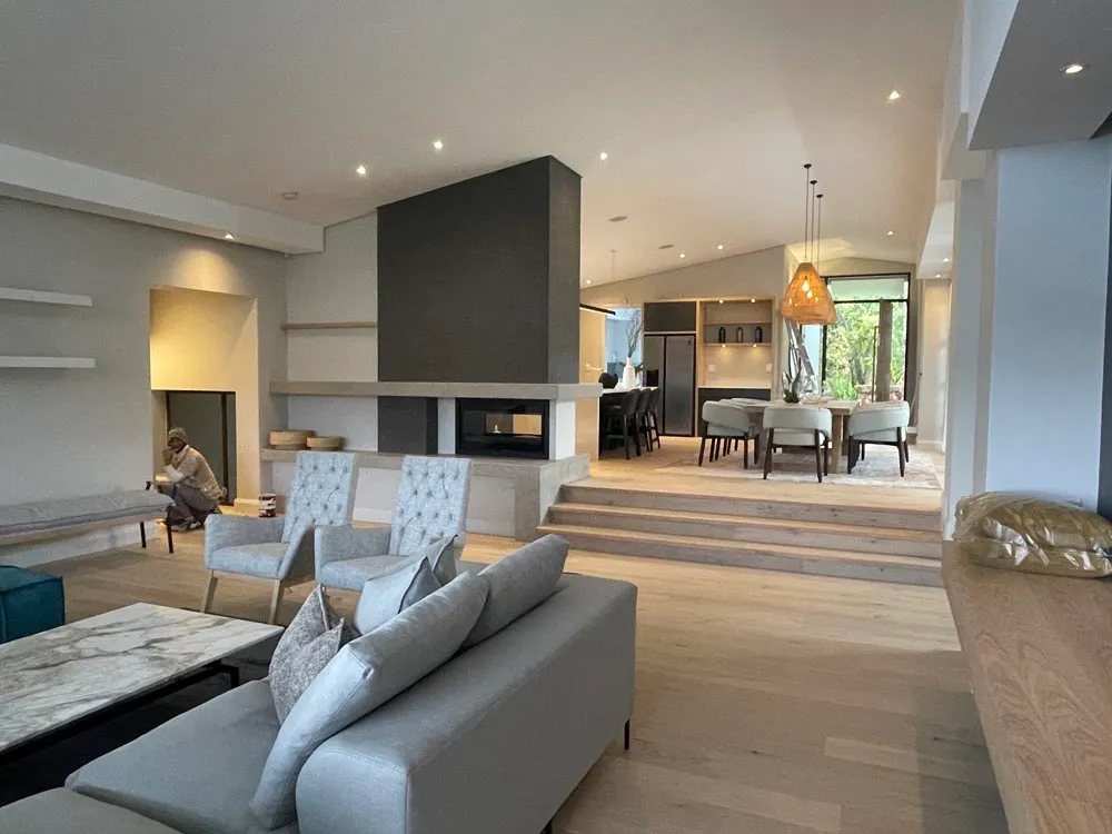 Residential living room and dining area lighting